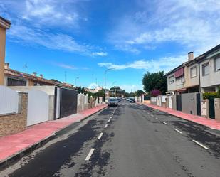 Vista exterior de Casa adosada en venda en San Javier amb Aire condicionat, Calefacció i Terrassa