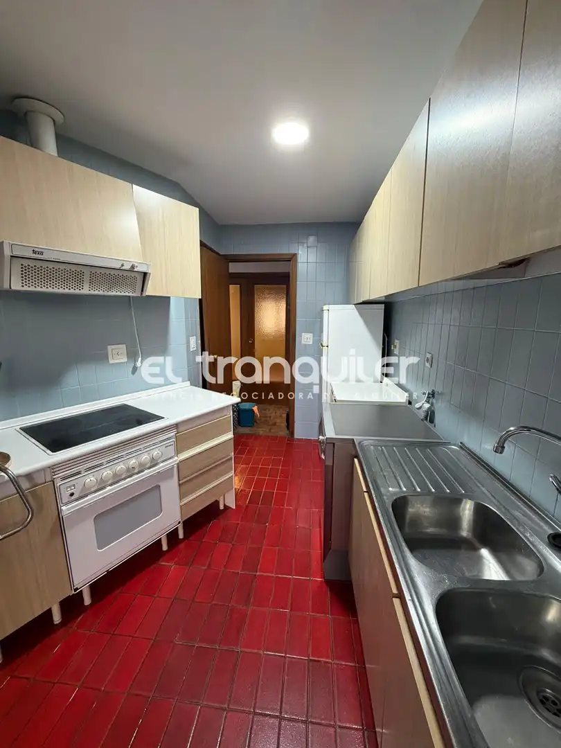 Wohnung zur Miete in Calle Oña, Virgen del Cortijo - Manoteras