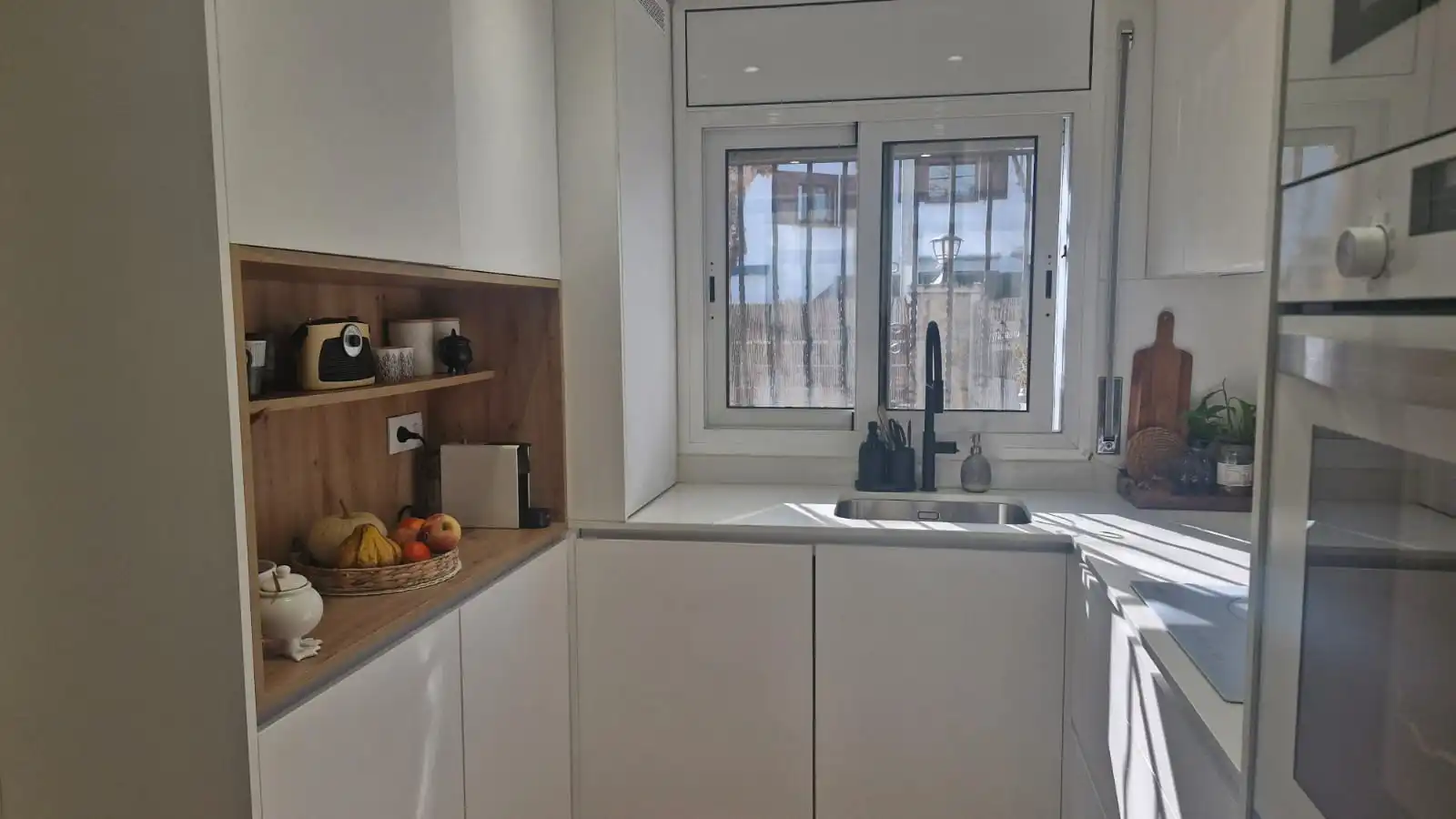 Cocina de Casa o chalet en venta en Cerdanyola del Vallès con Aire acondicionado, Calefacción y Jardín privado