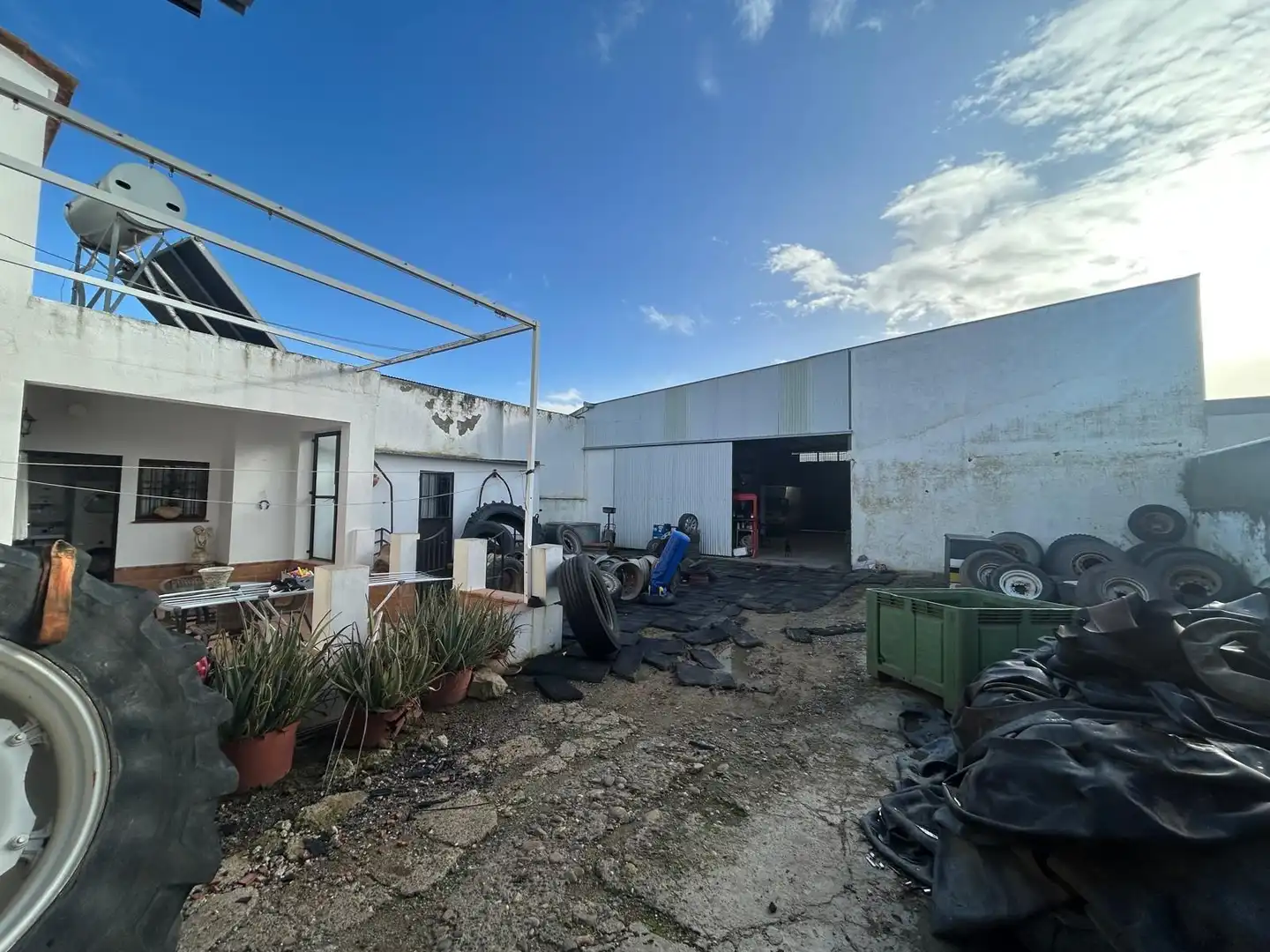 Vista exterior de Casa o xalet en venda en Los Palacios y Villafranca