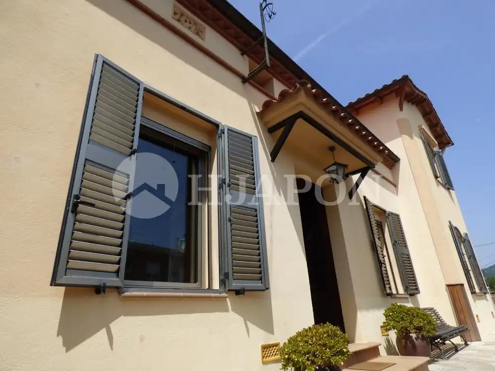 Vista exterior de Casa o xalet en venda en Teià amb Calefacció, Jardí privat i Terrassa
