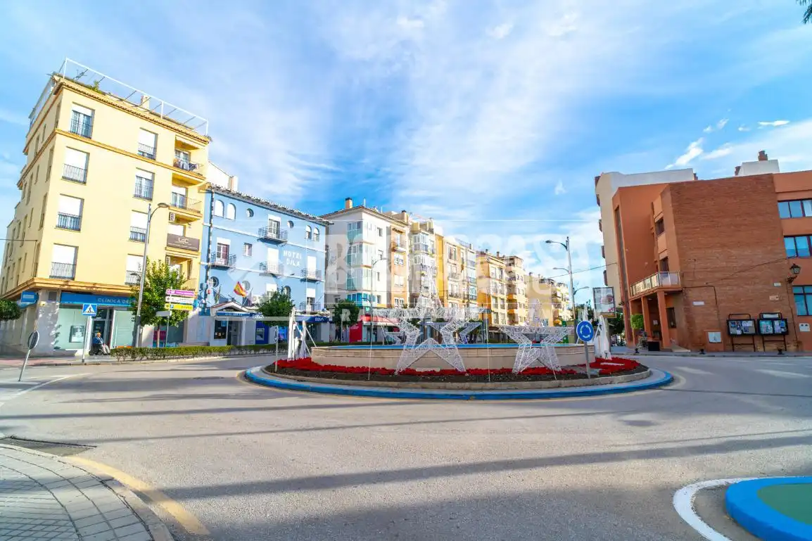 Vista exterior de Casa o xalet en venda en Vélez-Málaga amb Terrassa i Balcó