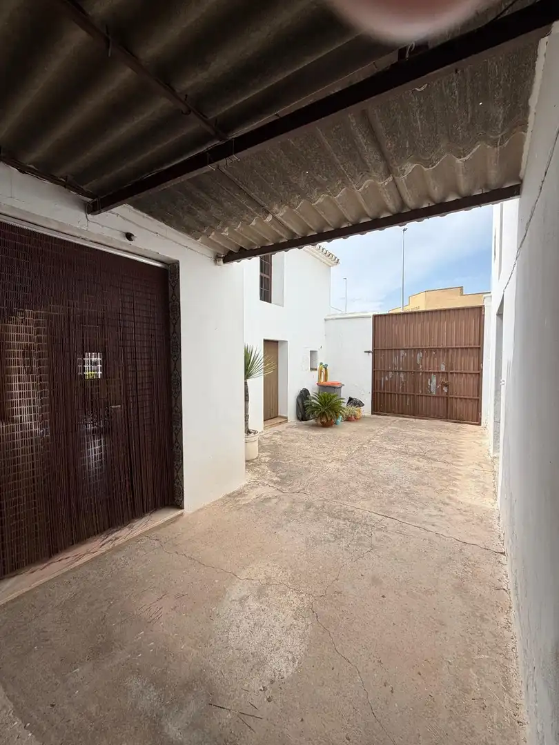 Außenansicht von Country house zur Miete in Alboraya mit Privatgarten, Terrasse und Abstellraum