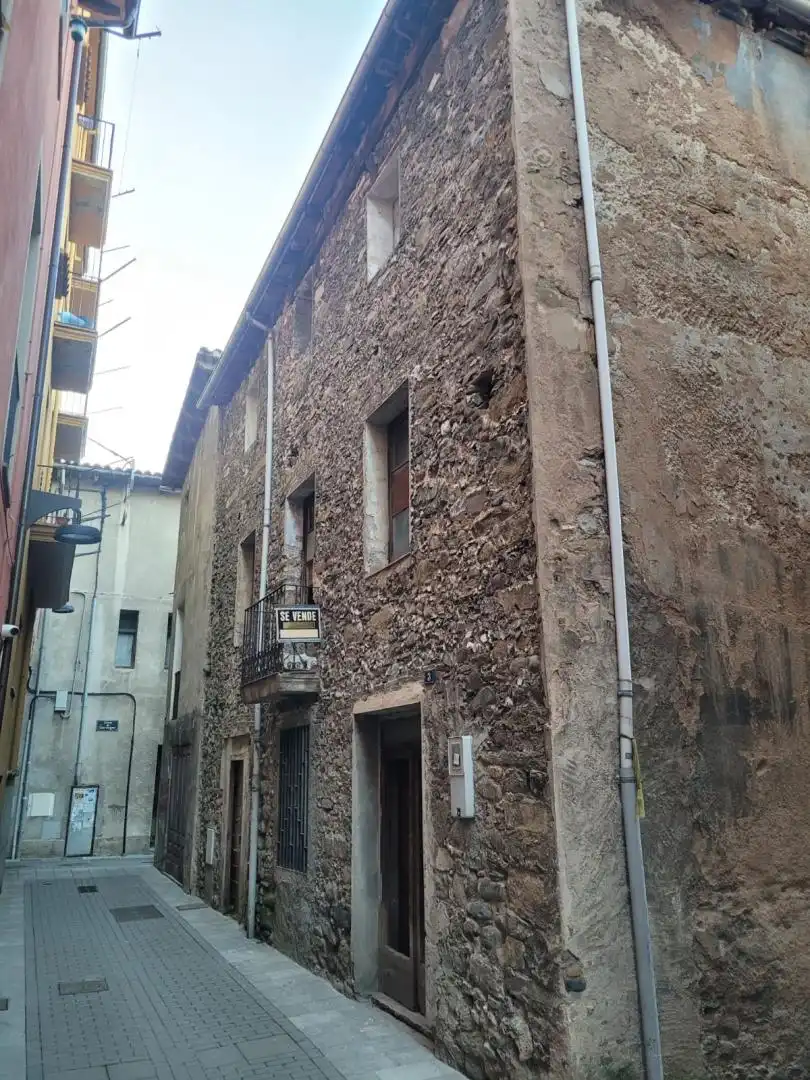 Buildings for sale in Del Marquès de Pere Portusa, 14, Sant Joan de les Abadesses