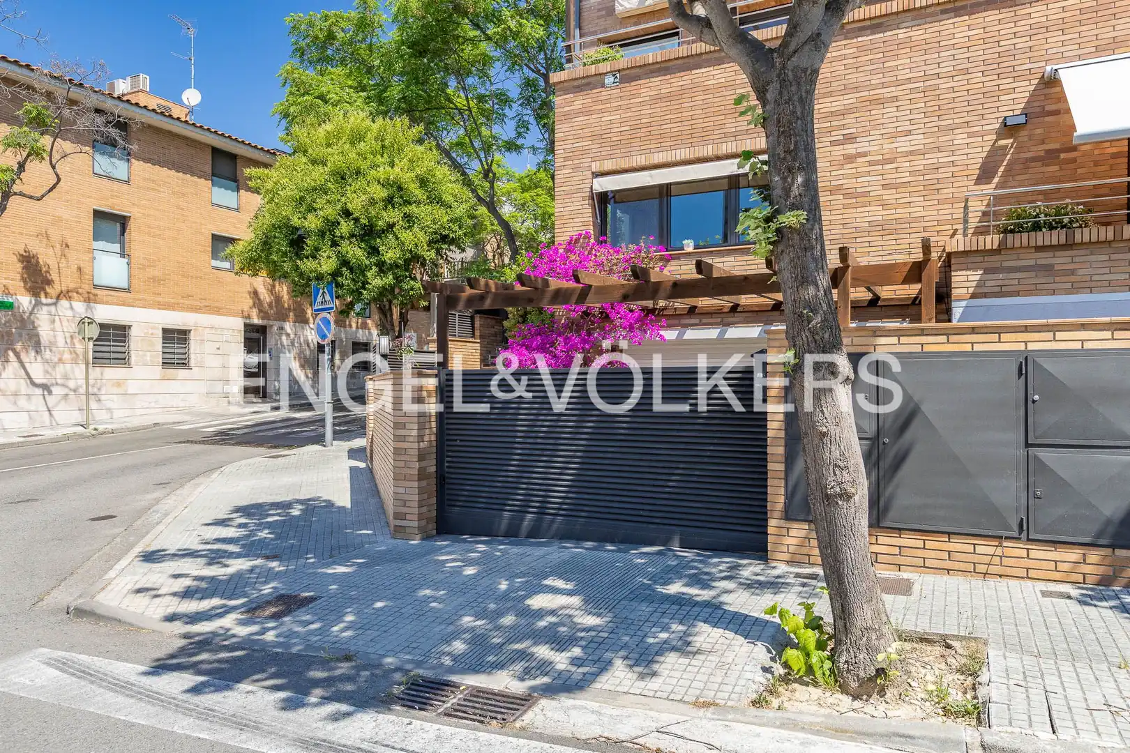 Exterior view of Detached homes for sale in Sant Quirze del Vallès  with Air Conditioner, Heating and Terrace