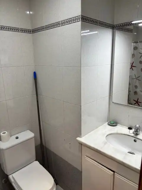 Badezimmer von Wohnungen zum Verkauf in Tossa de Mar mit Klimaanlage, Heizung und Terrasse