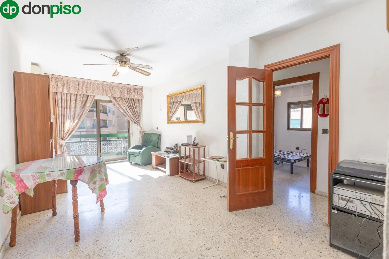 Piso en venta en  Granada Capital con Terraza