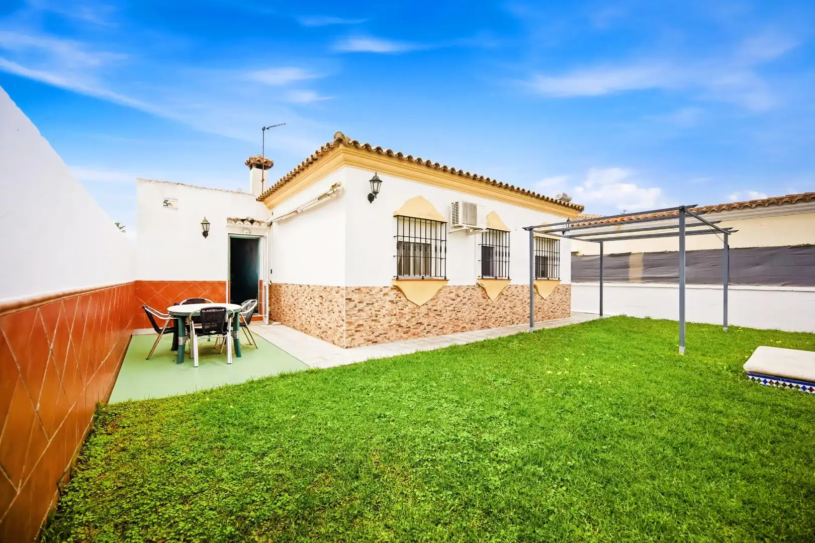 Jardín de Casa o chalet en venta en Chiclana de la Frontera con Aire acondicionado, Jardín privado y Terraza