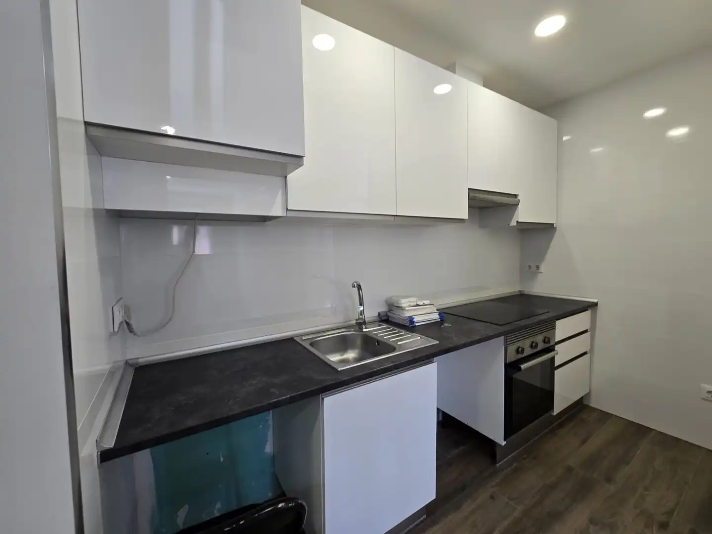 Cocina de Apartamento en venta en San Fernando de Henares con Aire acondicionado, Calefacción y Horno