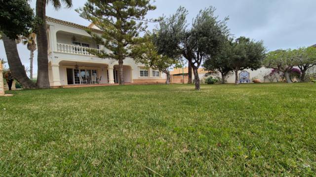 Casa-chalet en Venta en Cabo Roig