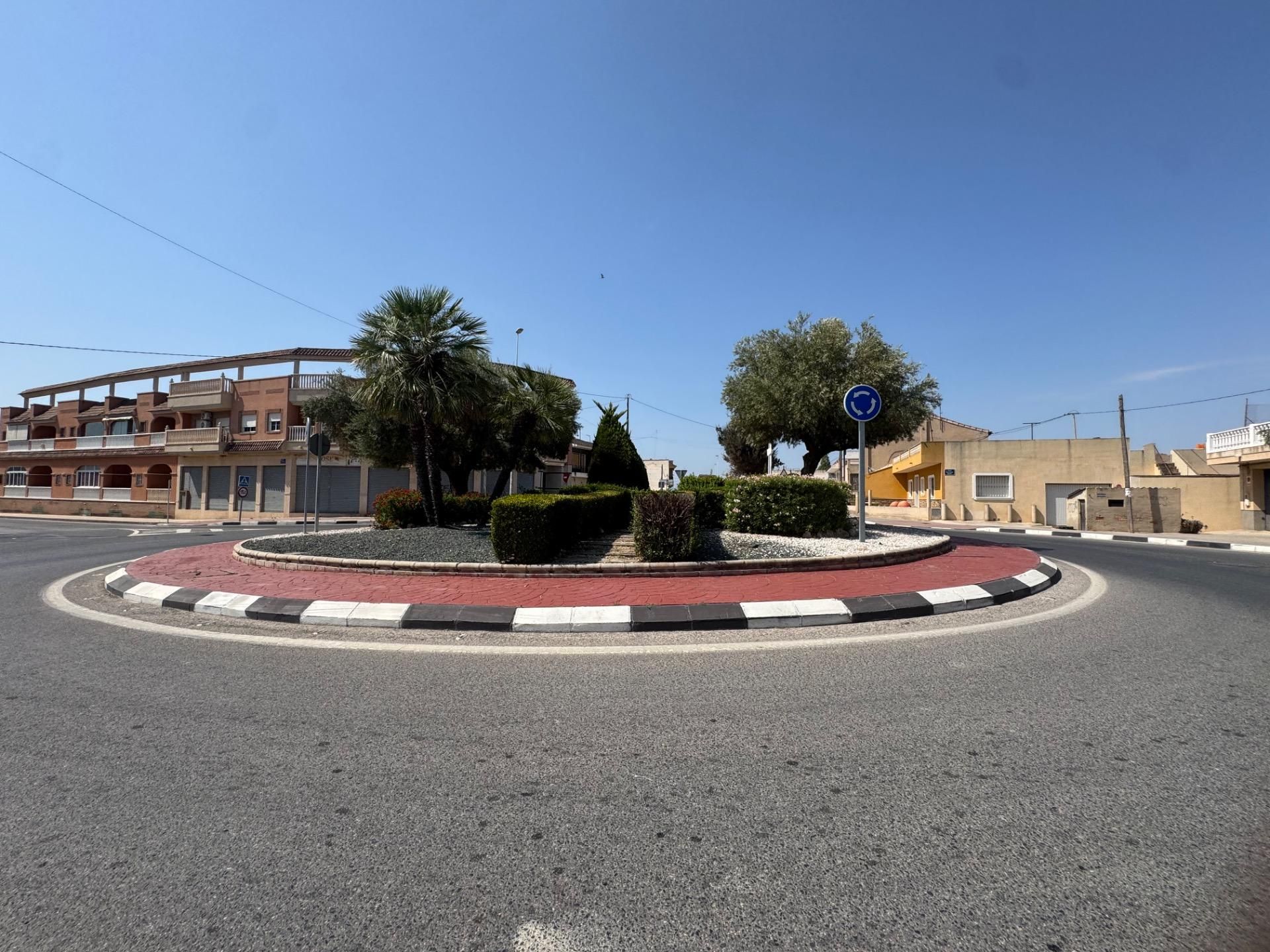 Vista exterior de Finca rústica en venda en Orihuela amb Jardí privat