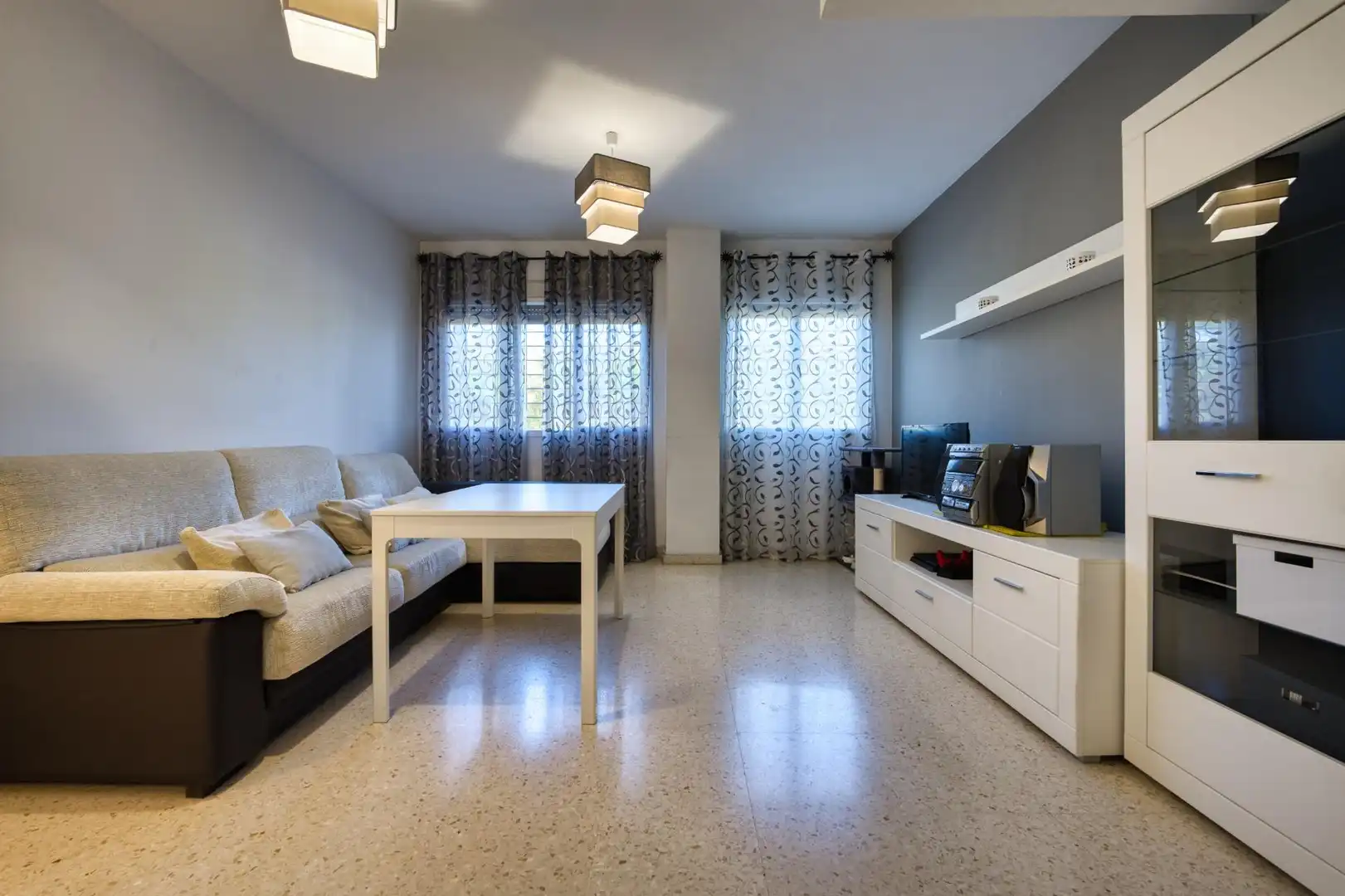 Living room of Duplex for sale in  Sevilla Capital  with Air Conditioner, Private garden and Storage room