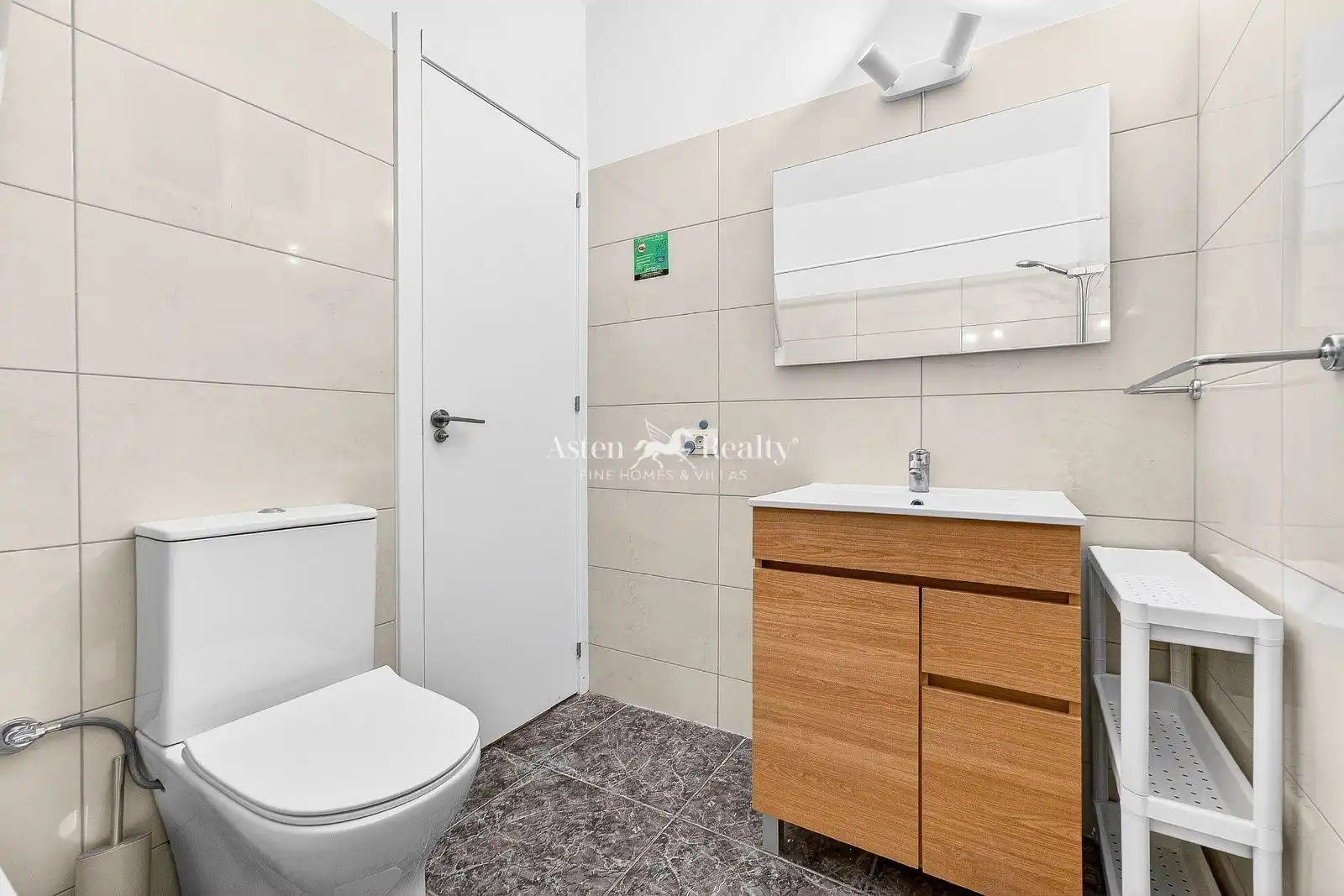 Baño de Piso en venta en Arona con Amueblado, Horno y Lavadora