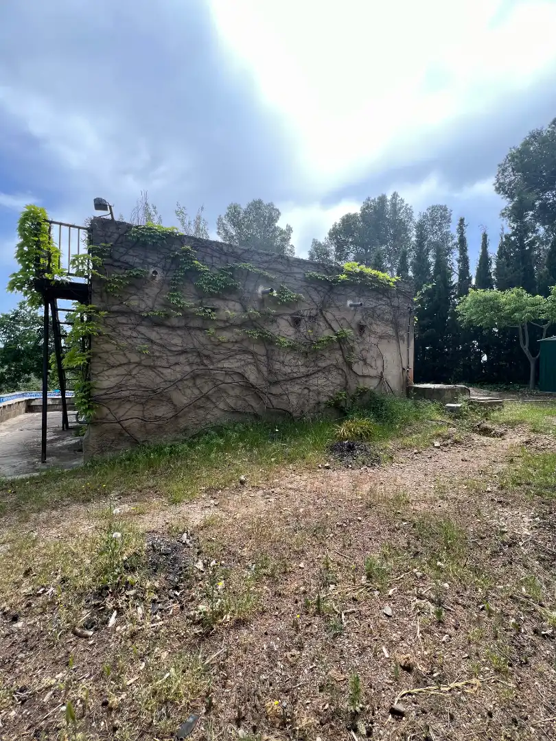 Außenansicht von Grundstücke zum Verkauf in Botarell