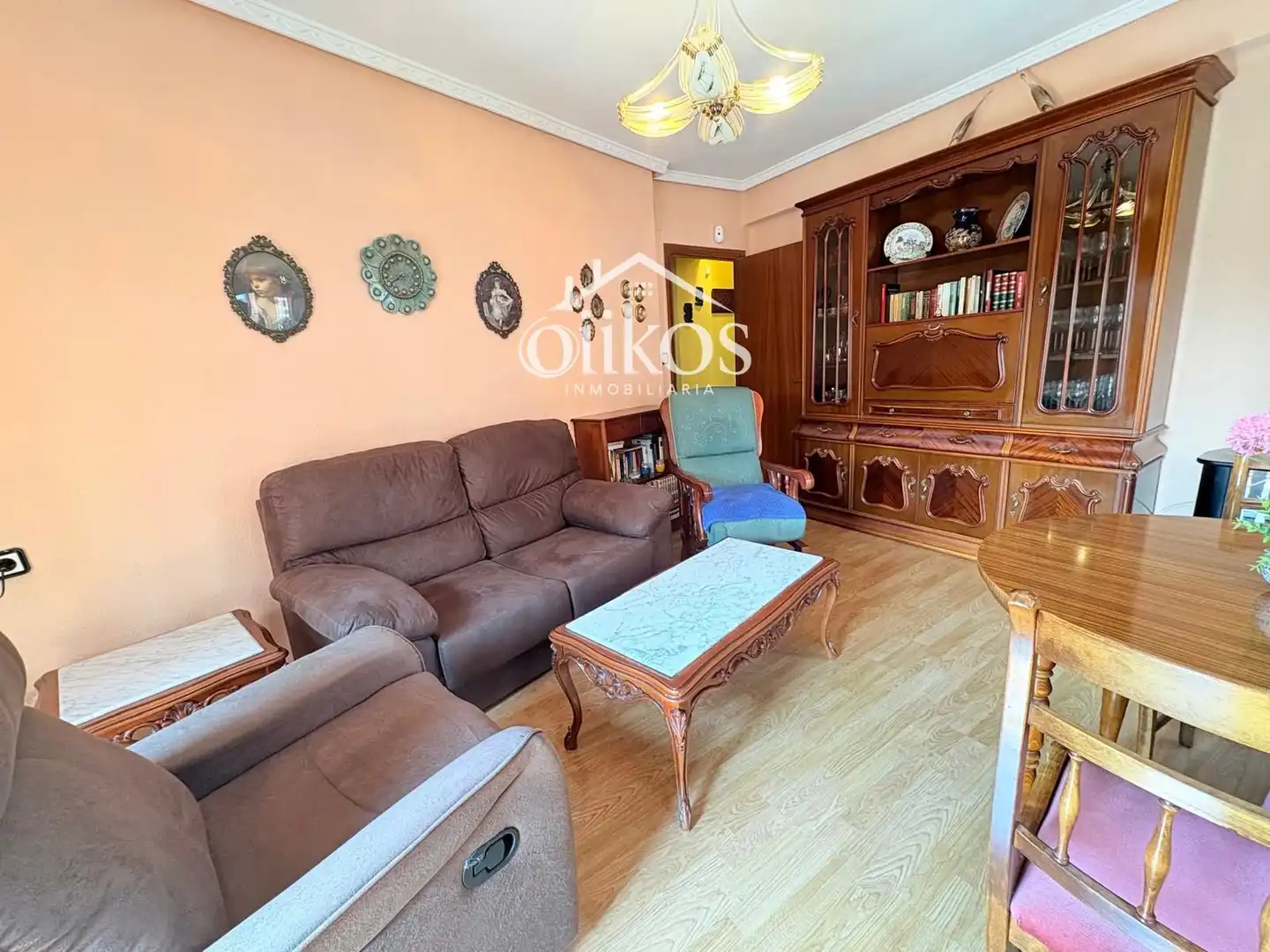 Sala de estar de Piso en venta en Salamanca con Calefacción, Parquet y Balcón