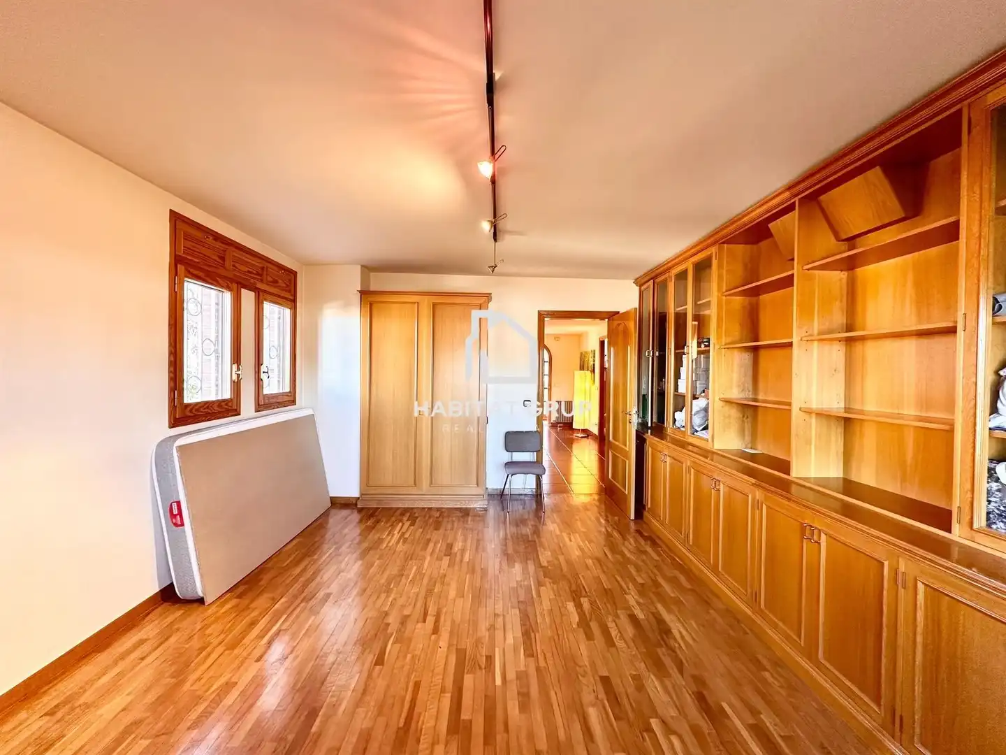 Sala d'estar de Casa o xalet en venda en Girona amb Calefacció, Jardí privat i Traster