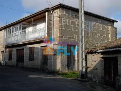 Exterior view of House or chalet for sale in Porqueira