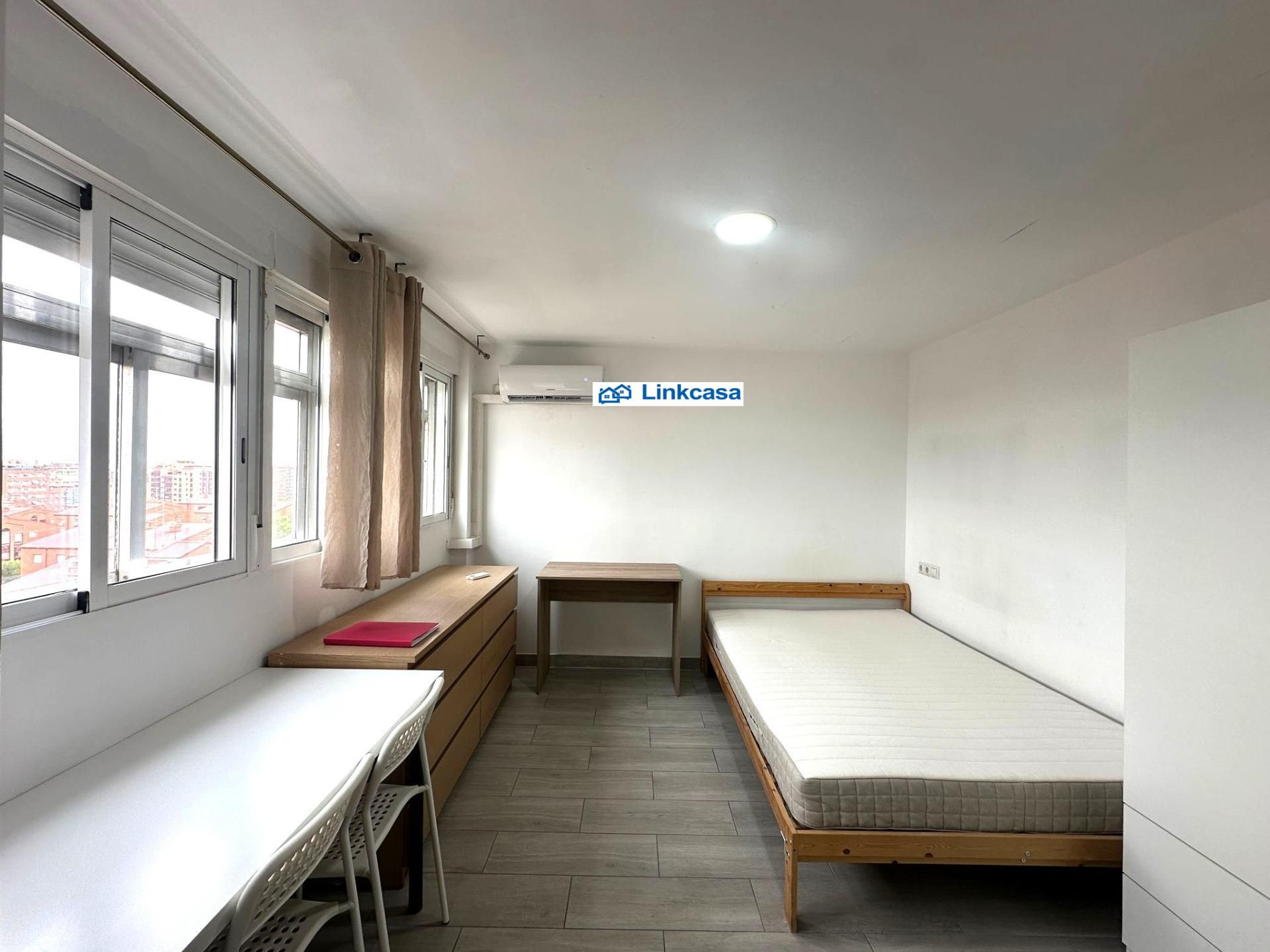 Habitación de Piso en venta en  Madrid Capital con Aire acondicionado y Calefacción