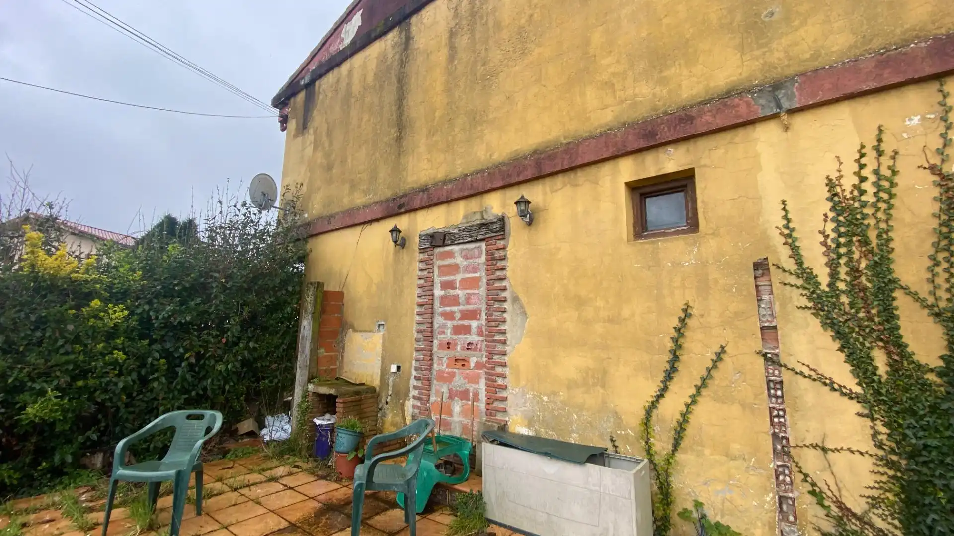Vista exterior de Planta baja en venta en Ruente