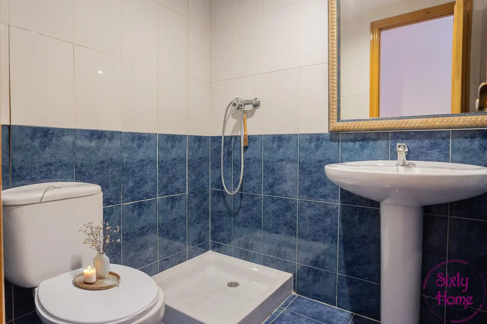 Bathroom of Flat for sale in Zaragoza  with Heating, Parquet flooring and Terrace