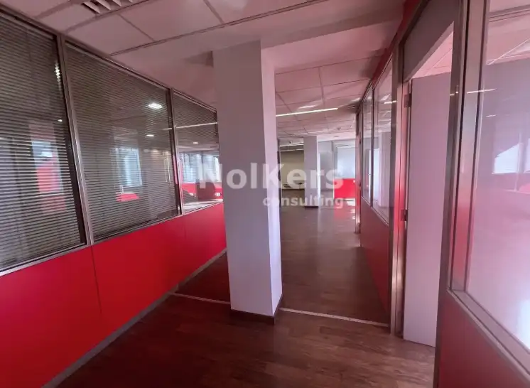 Office for sale in Barcelona  with Air Conditioner and Heating
