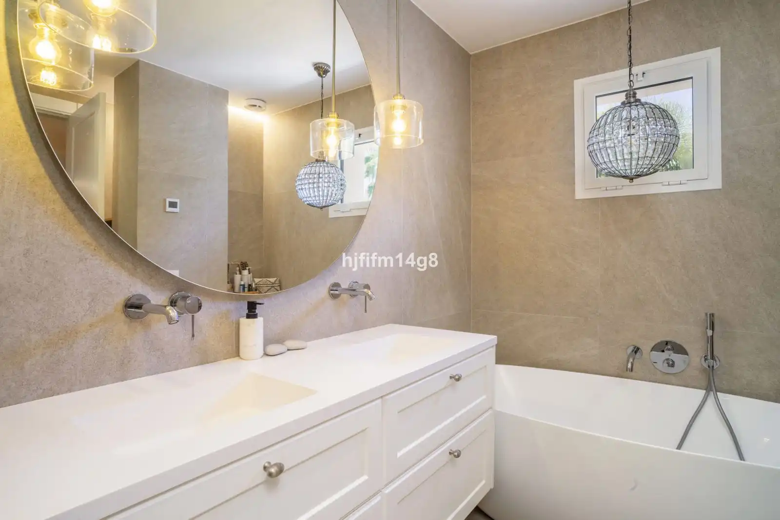 Baño de Piso en venta en Marbella con Aire acondicionado, Trastero y Amueblado