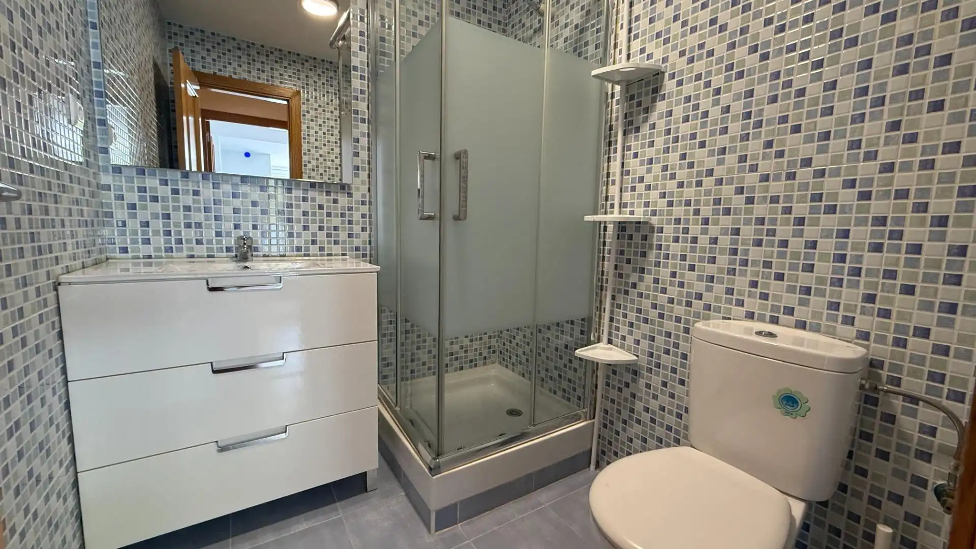 Badezimmer von Dachboden zum Verkauf in Val de San Vicente  mit Terrasse