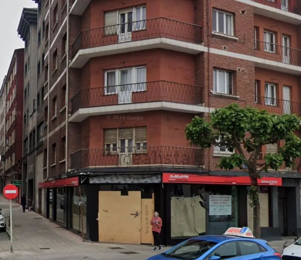 Local de lloguer a Avenida Telares, 25, Centro, Avilés