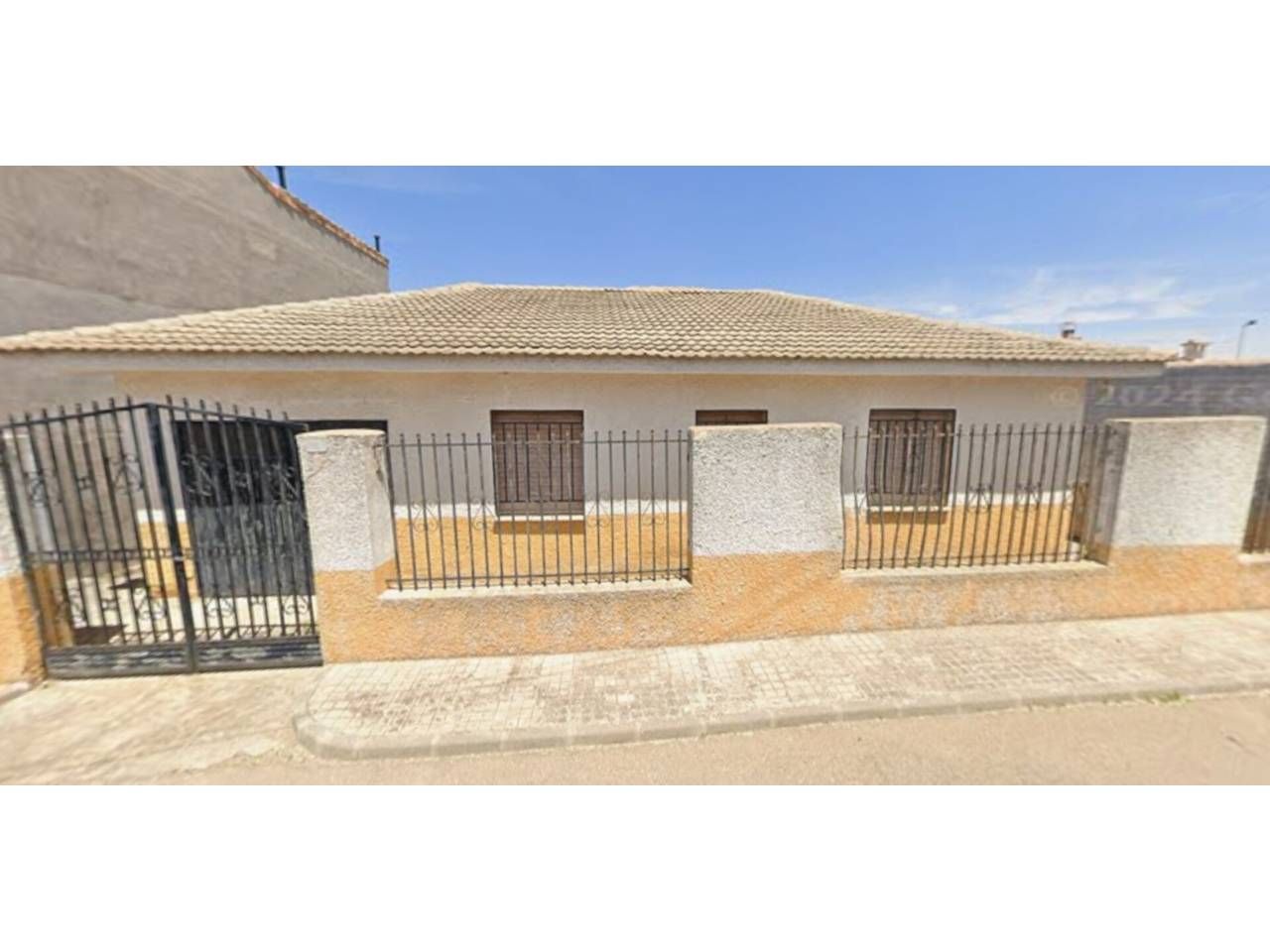 Exterior view of House or chalet for sale in Urda  with Swimming Pool