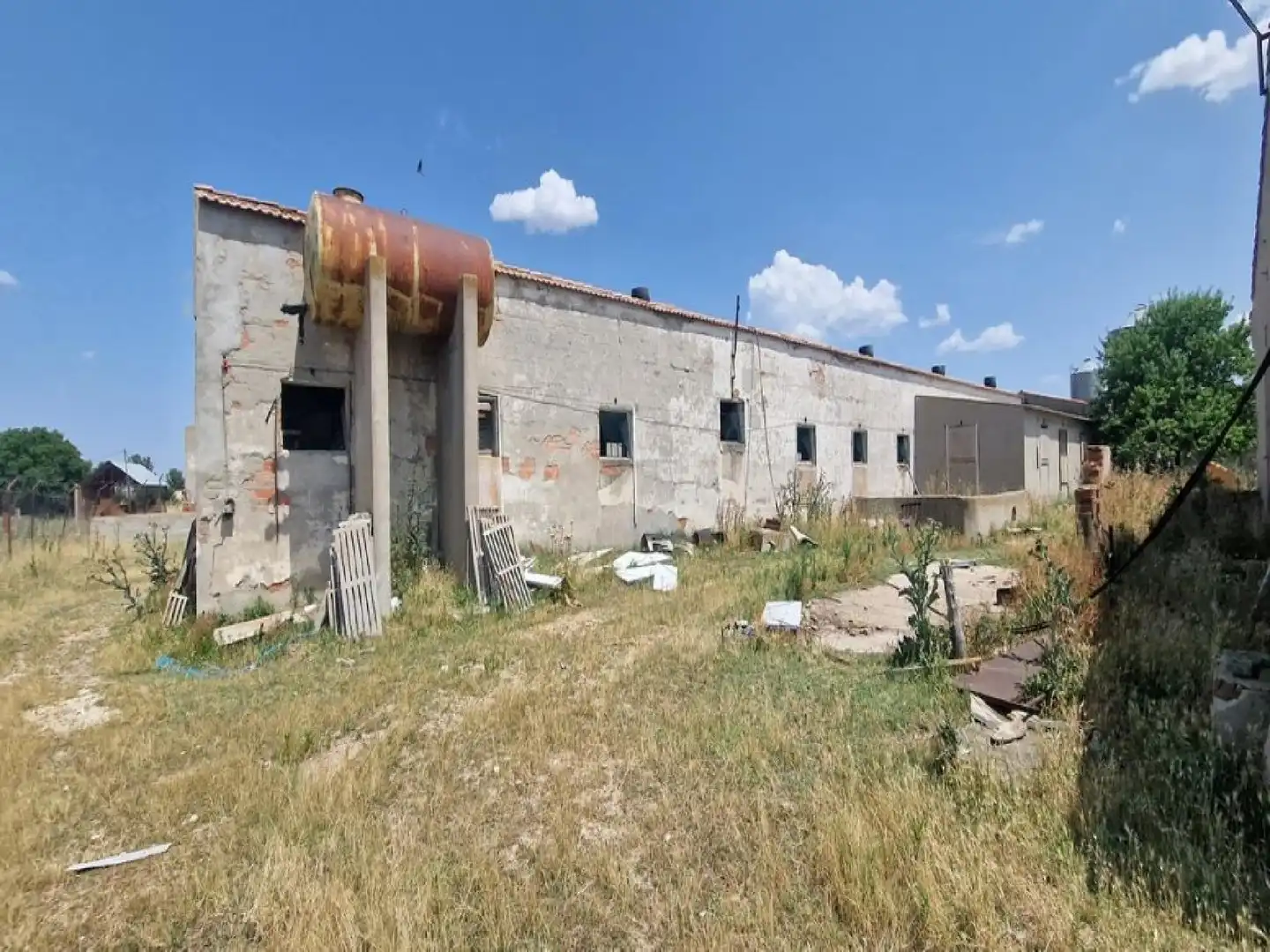 Vista exterior de Nau industrial en venda en Escarabajosa de Cabezas