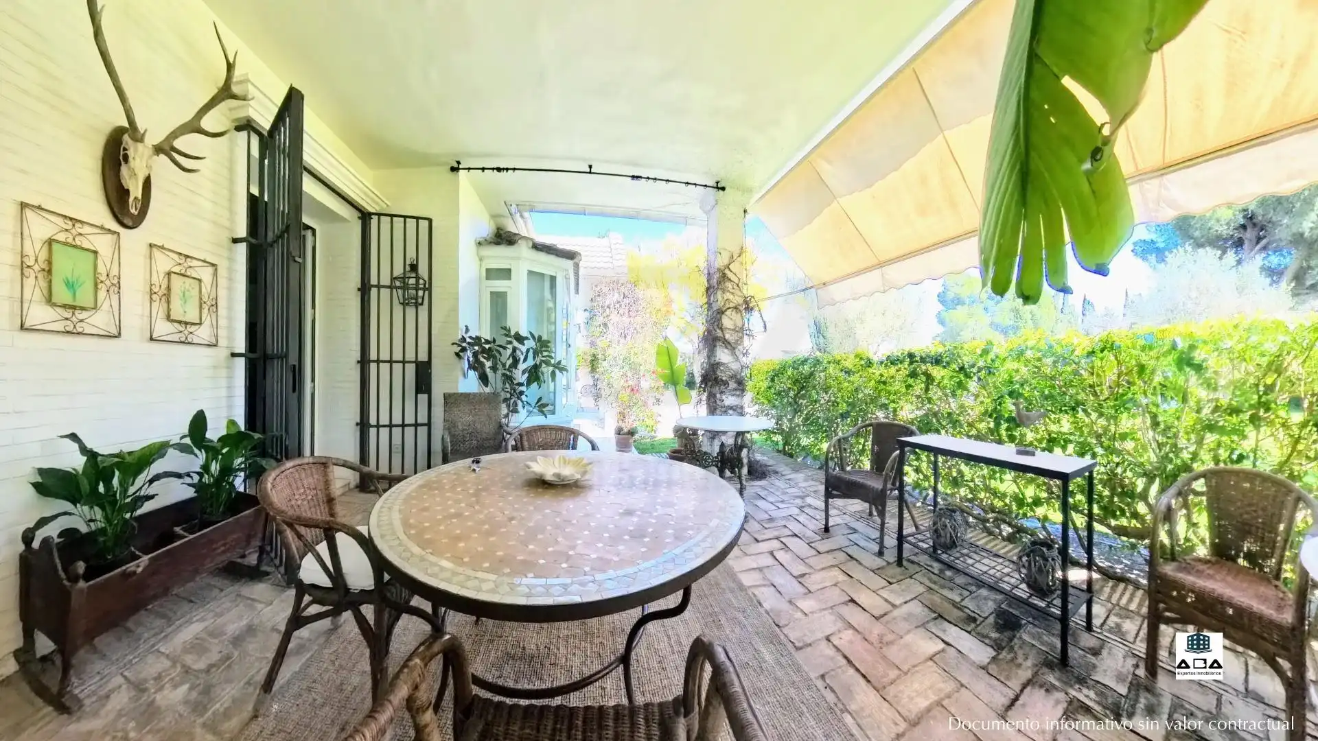 Terrassa de Casa o xalet en venda en Jerez de la Frontera amb Aire condicionat, Calefacció i Jardí privat