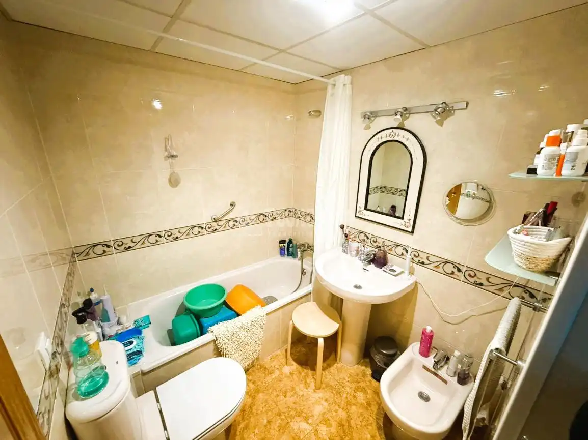 Baño de Piso en venta en Valencia con Aire acondicionado, Calefacción y Terraza