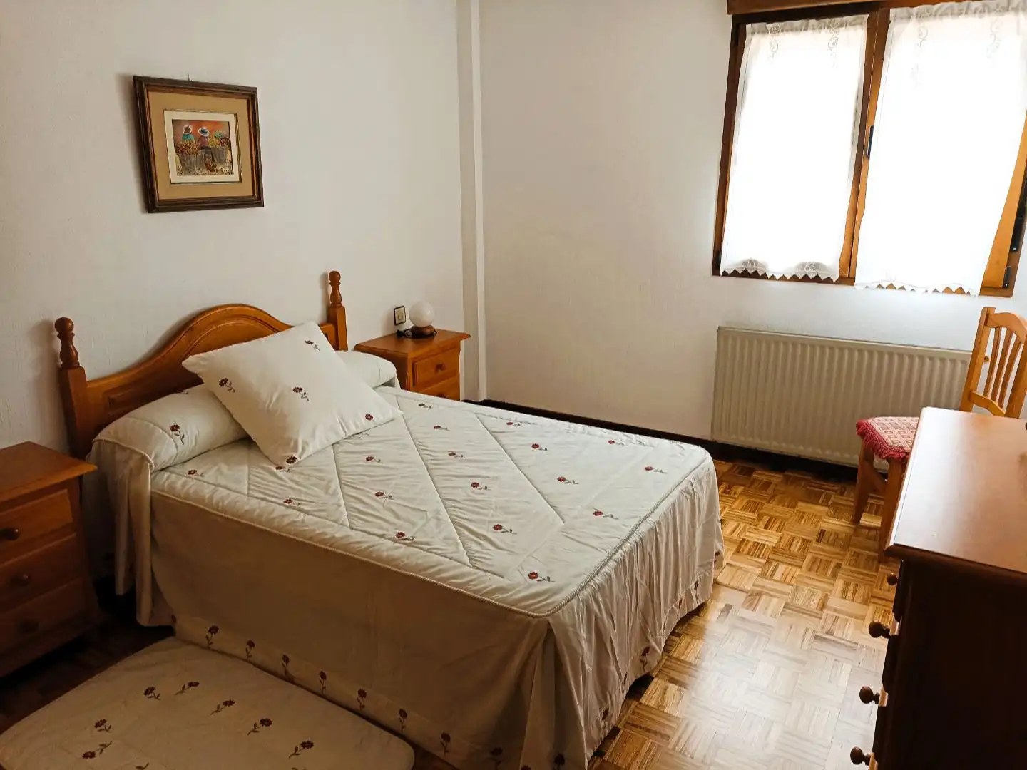 Bedroom of Flat for sale in Navia