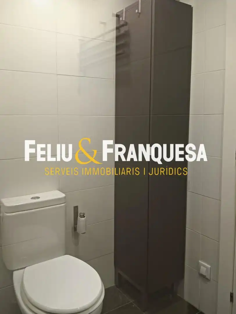 Piso en venta en Sabadell con Calefacción, Piscina y Amueblado