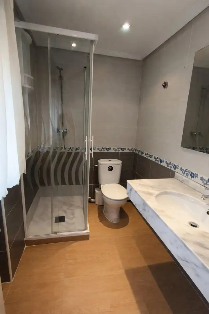 Baño de Piso en venta en Fuenlabrada con Calefacción y Trastero