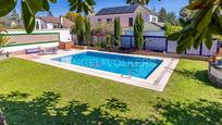 Swimming pool of House or chalet for sale in Camas  with Air Conditioner, Heating and Private garden