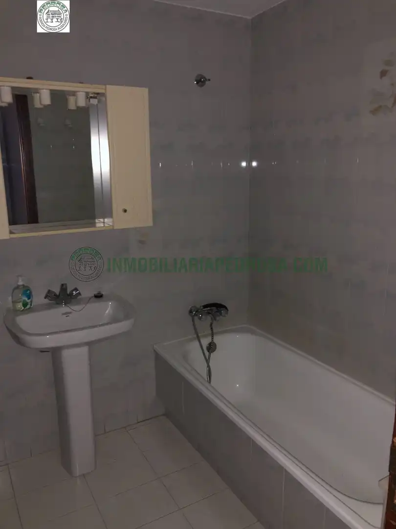 Study for rent in Calle cruz bermella (da), Zona de Plaza de Barcelos