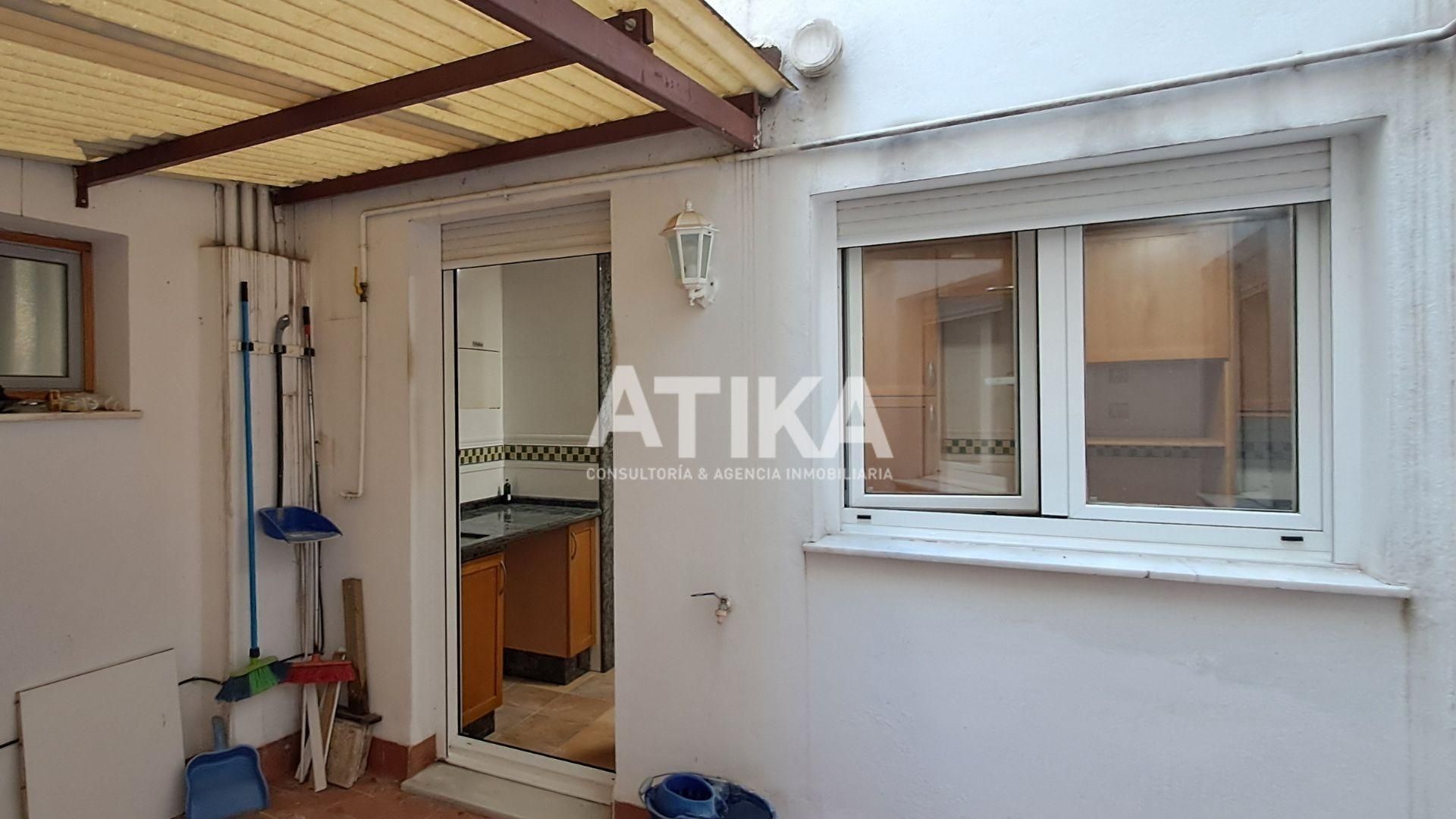 Vista exterior de Pis en venda en Ontinyent amb Aire condicionat, Terrassa i Traster