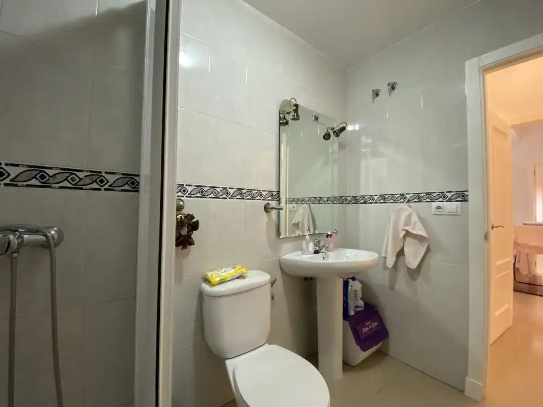 Badezimmer von Wohnung zum Verkauf in Chipiona