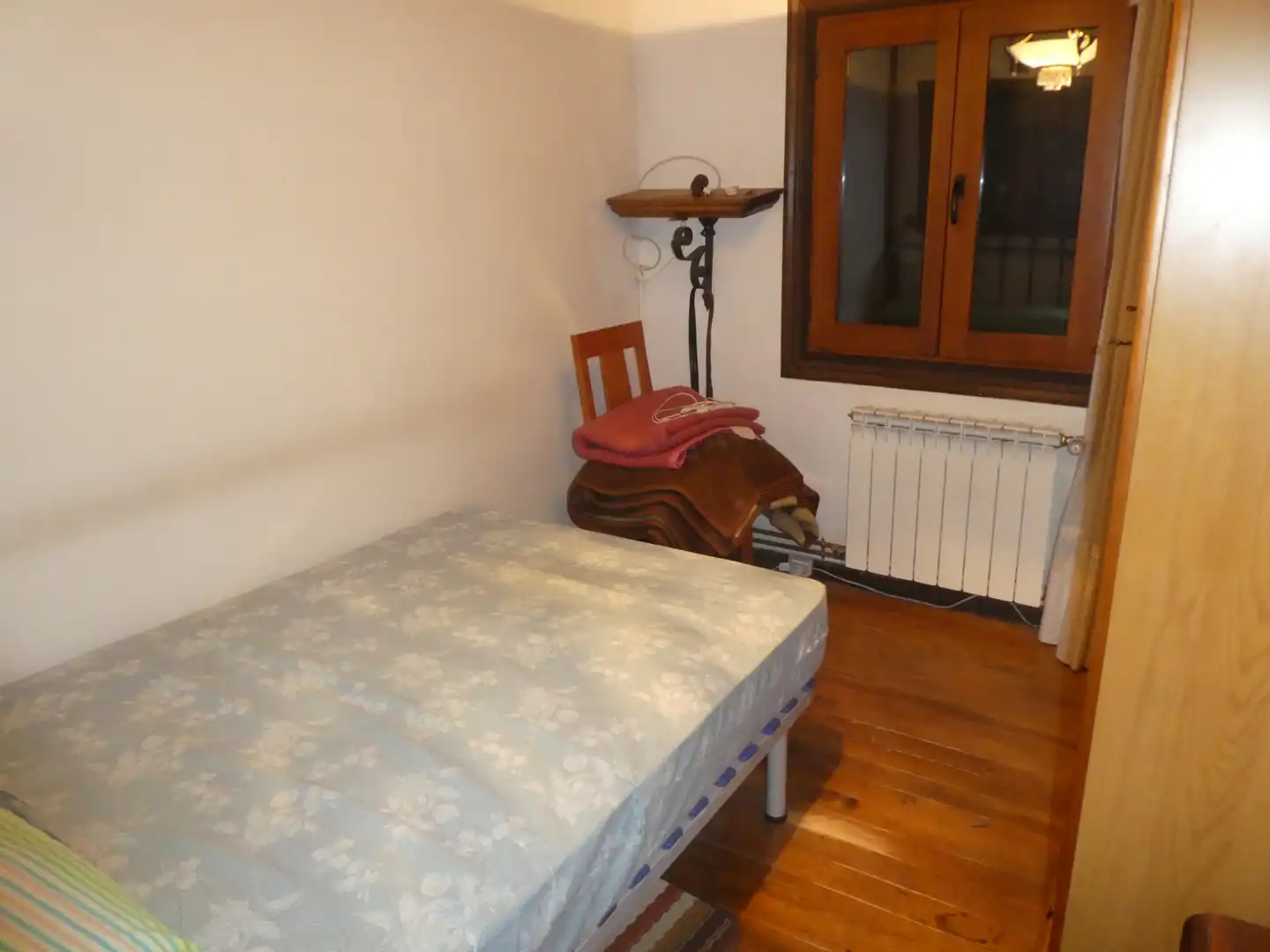Habitación de Casa adosada en venta en Presencio con Calefacción, Jardín privado y Terraza