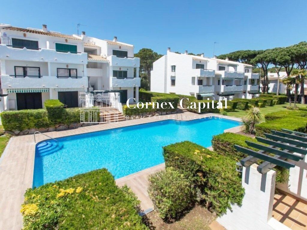 Vista exterior de Pis de lloguer en Pals amb Terrassa, Piscina i Moblat