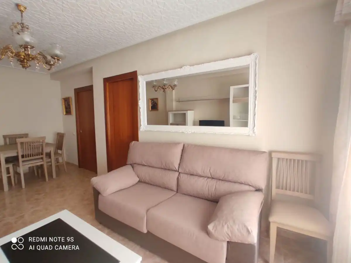 Wohnzimmer von Wohnung zur Miete in Jaén mit Möbliert