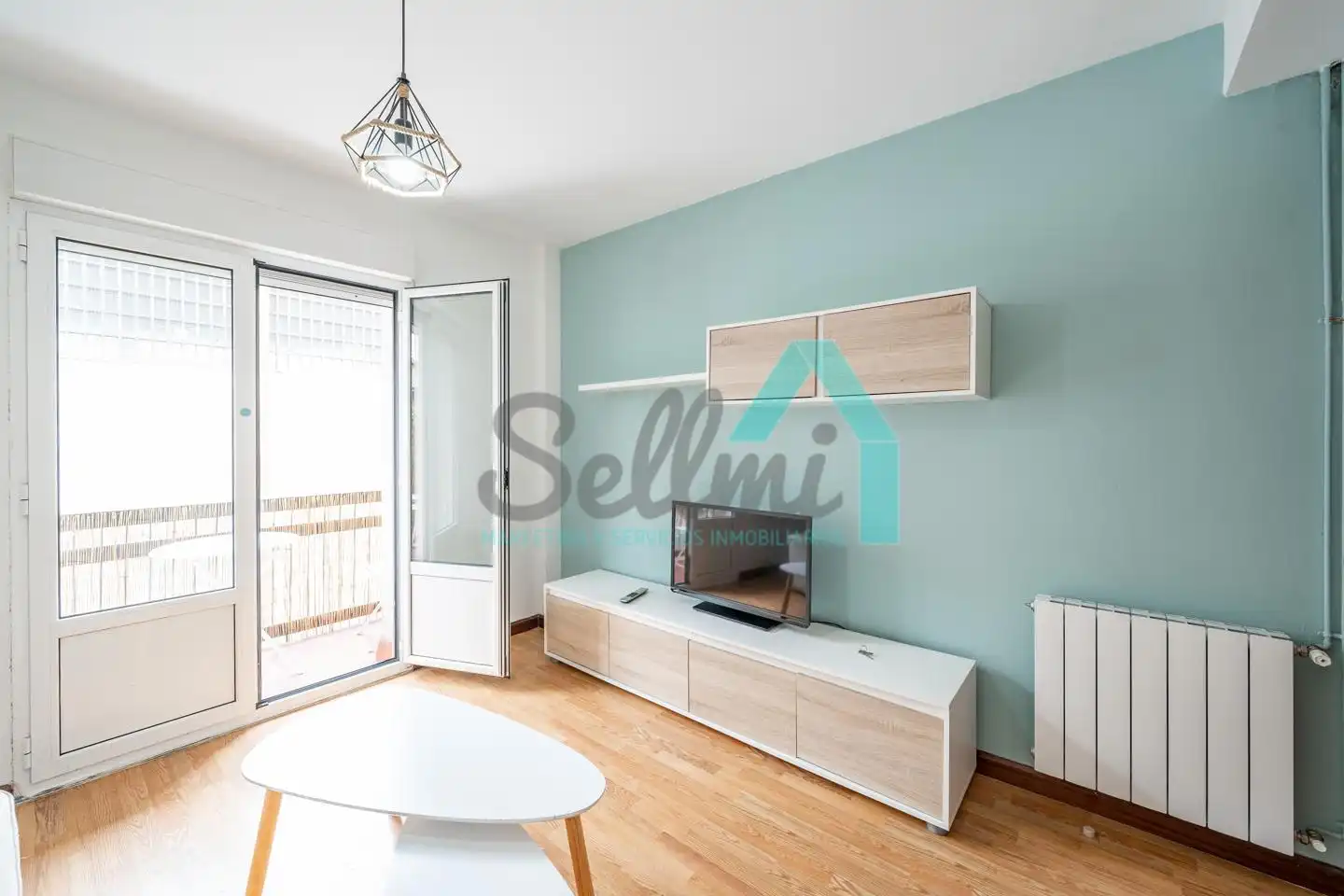 Living room of Flat for rent in Gijón   with Heating, Terrace and Furnished