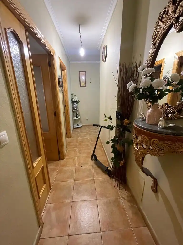 Planta baja en venta en El Pinós / Pinoso con Jardín privado y Amueblado