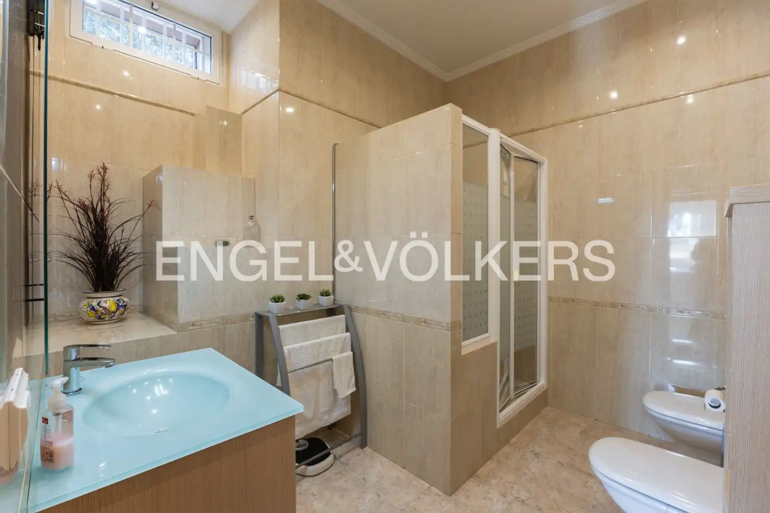 Baño de Casa o chalet en venta en Pedralba con Calefacción, Jardín privado y Terraza