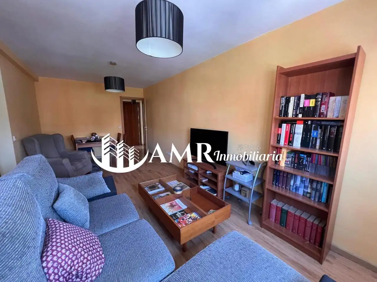 Sala de estar de Piso en venta en Leganés con Calefacción y Alarma