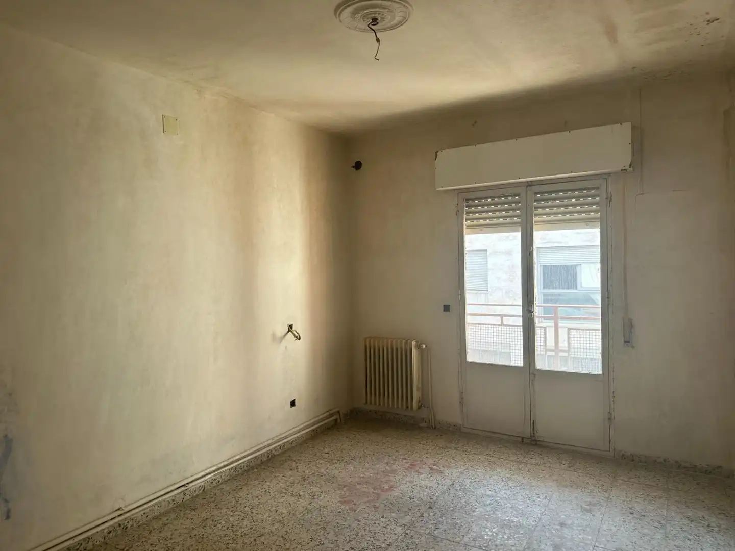 Sala de estar de Casa adosada en venta en Tarancón con Calefacción y Terraza