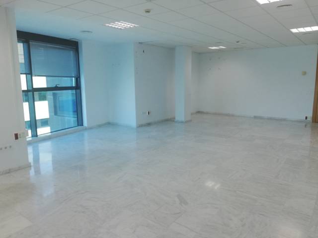 Oficina en Alquiler en Calle la Industria, 11 en La Cruz