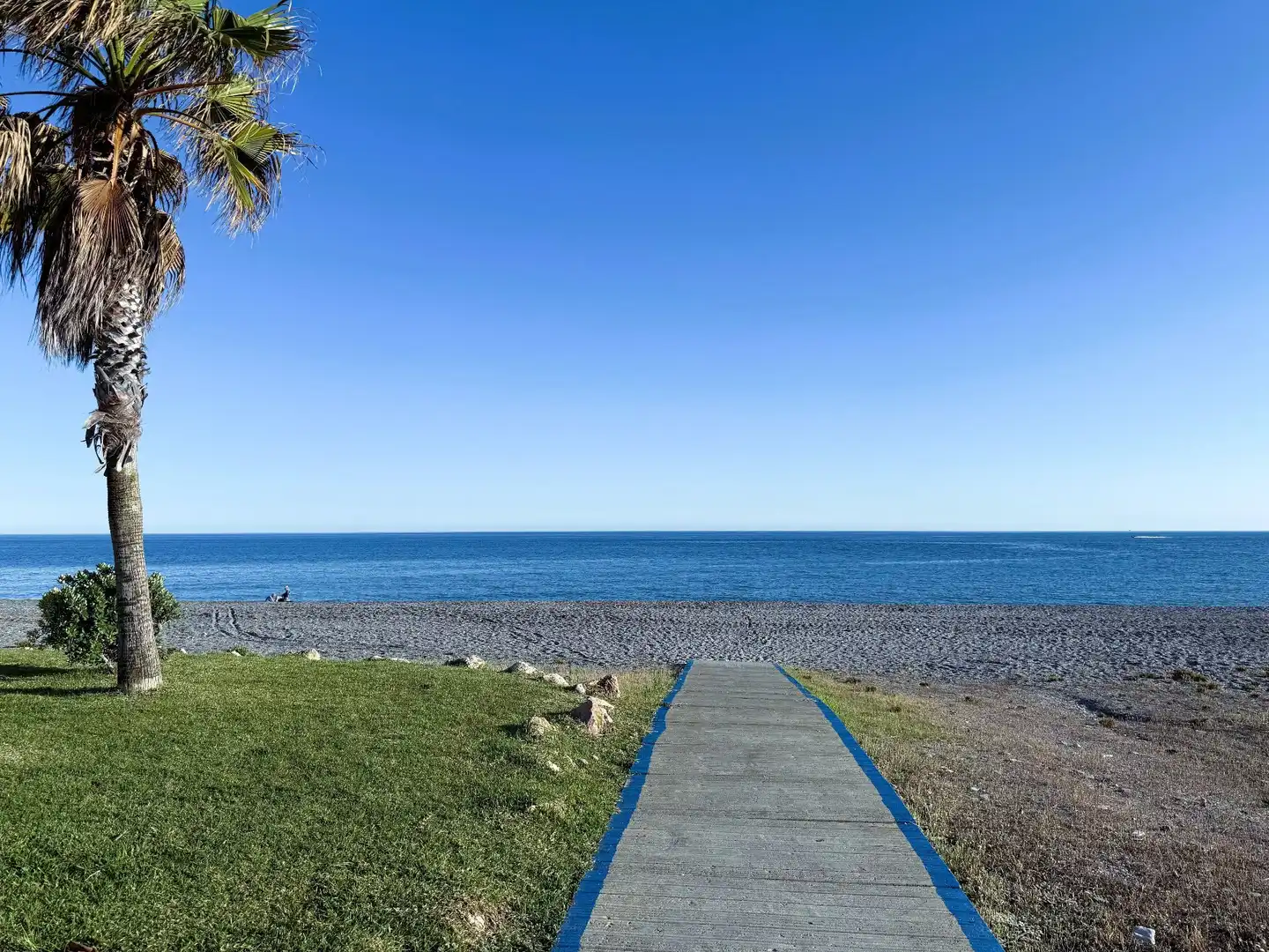 Vista exterior de Pis de lloguer en Motril amb Terrassa, Moblat i Piscina comunitària
