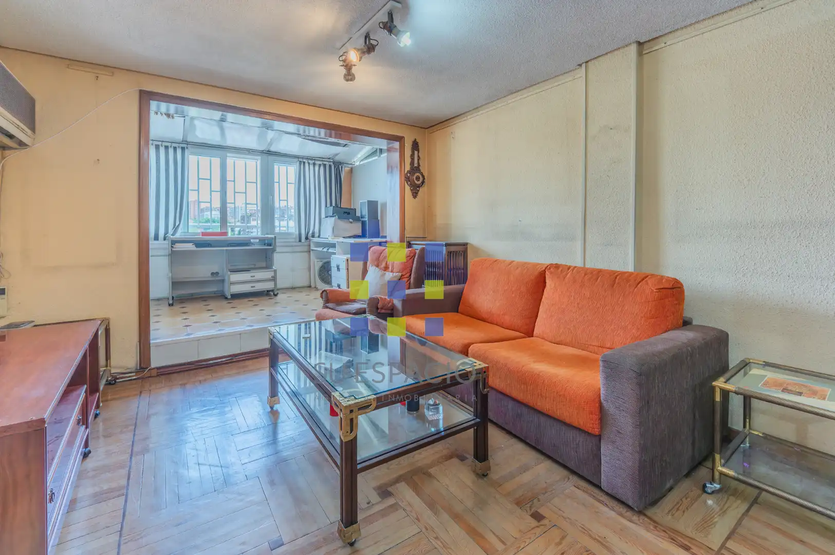 Wohnzimmer von Dachboden zum Verkauf in Madrid mit Klimaanlage, Heizung und Parkett